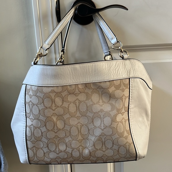EUC—Beautiful Cream Authentic Coach Bag - Picture 3 of 12